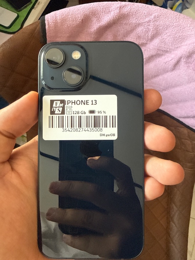 Apple iPhone 13 128 Go Minuit — Très bon · البطارية 95 % · 128 Go · Minuit, à Plaza Toros, Tanger